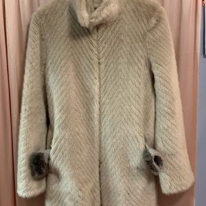 Guess creamy-beige Faux-Fur winter coat